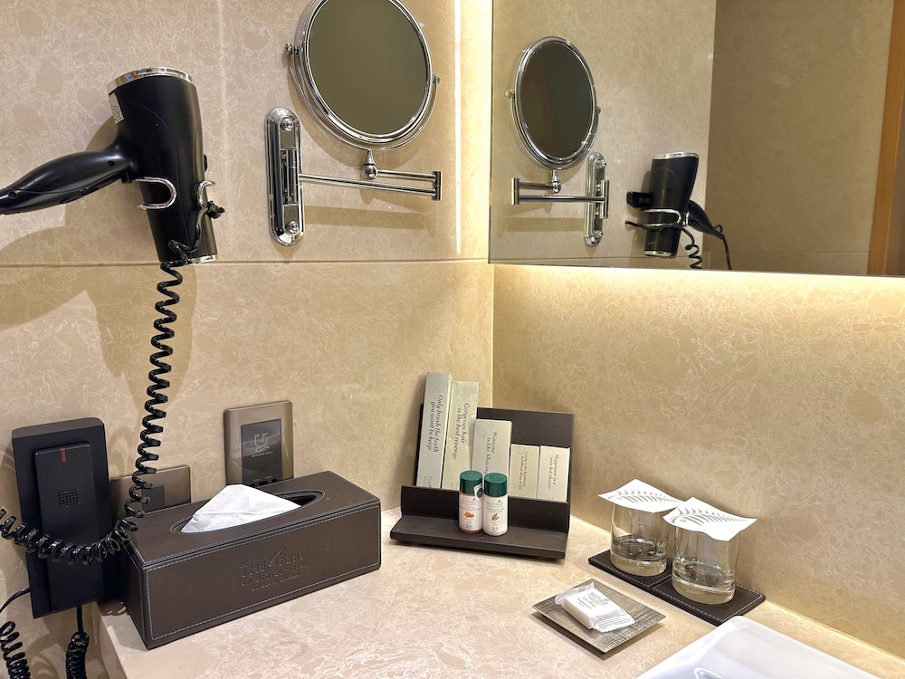 Fern Club Room For The Fern Goregaon