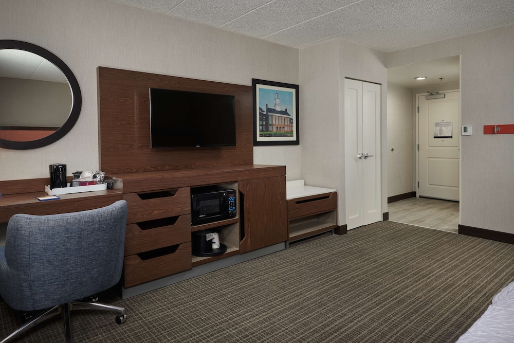 Room, 2 Queen Beds, Accessible, Bathtub photo 2