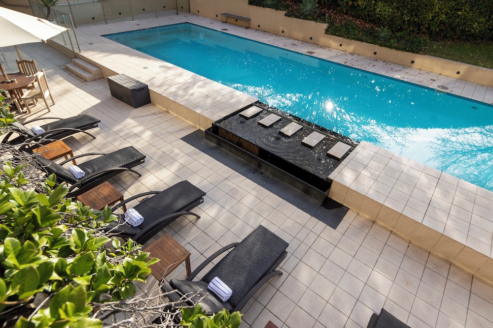 Superior Room (Bath & Balcony) - Photo 5