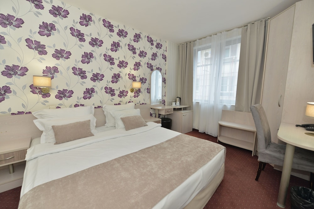 Standard Double Room - Photo 1