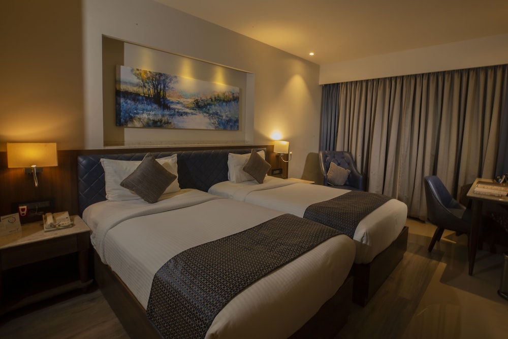 Executive Twin Room, 2 Twin Beds, Refrigerator, City View photo 1