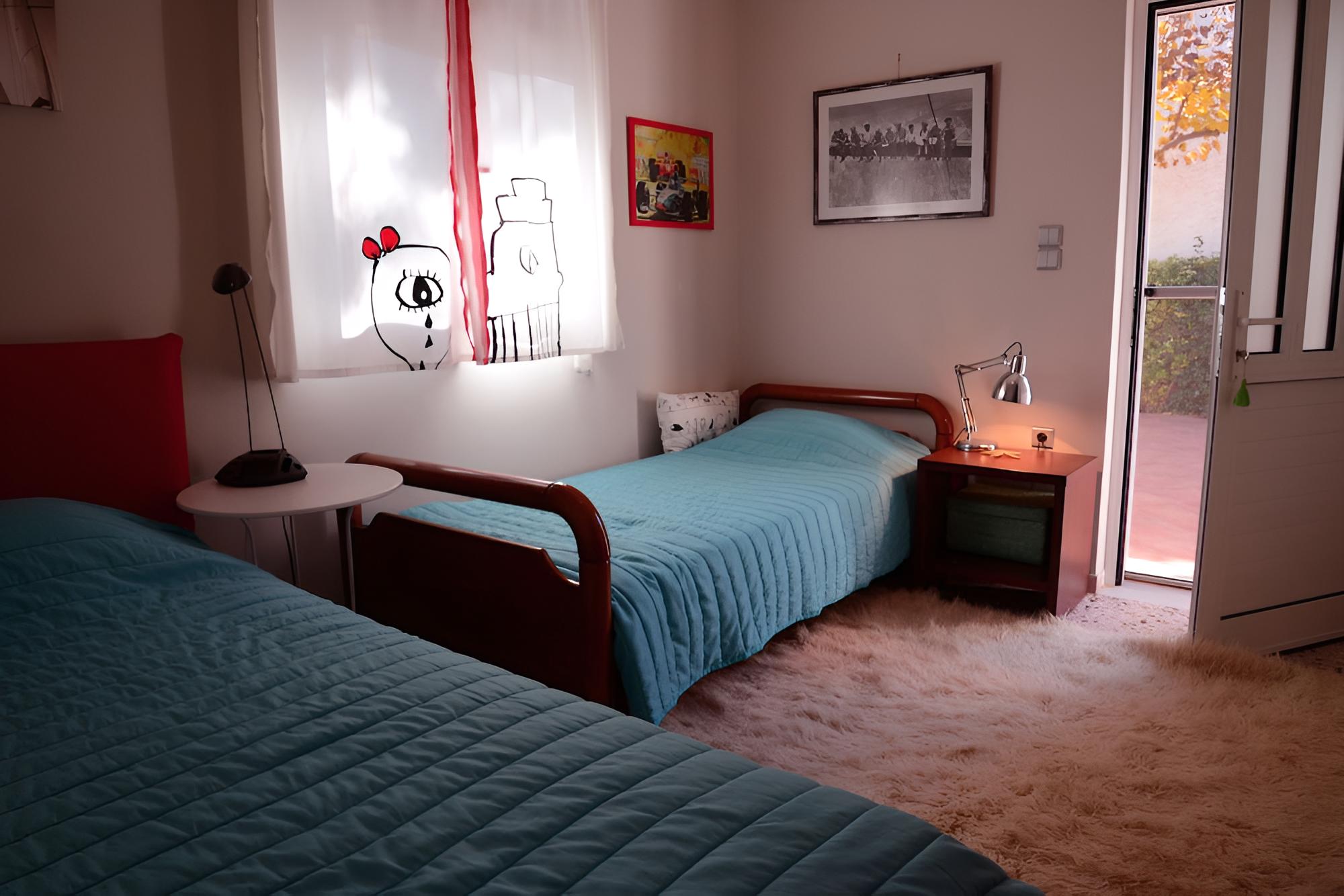 House, 2 Bedrooms photo 2