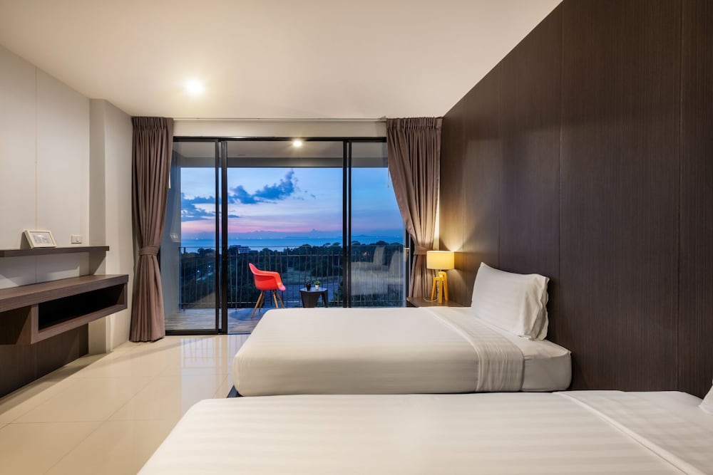 Deluxe Double or Twin Room photo 2