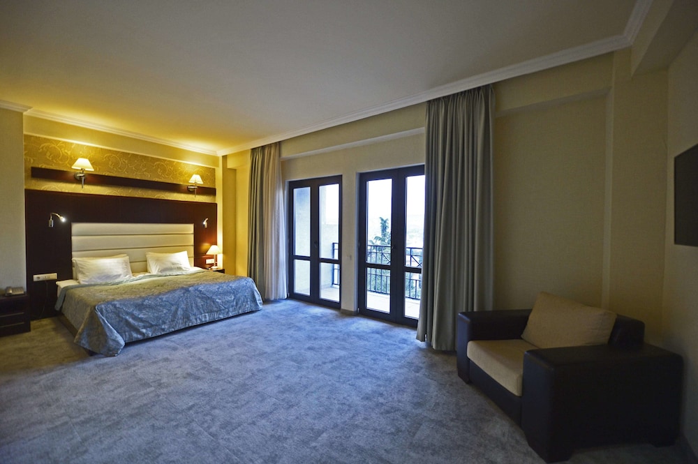 Executive Suite photo 2