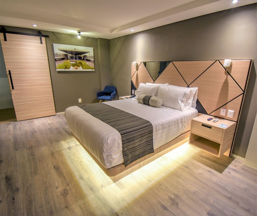 Premier Double Room - Photo 11