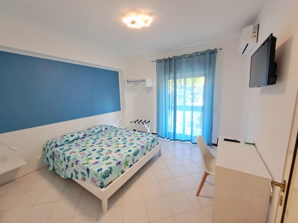 Apartment, 3 Bedrooms, Accessible, Balcony
