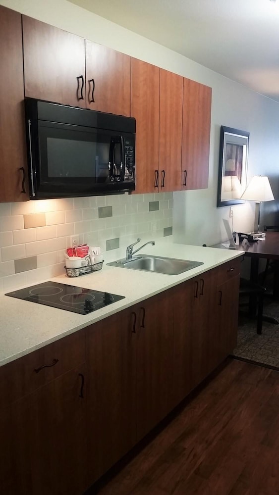 Comfort Suite, Two Queen Beds with Kitchenette photo 2