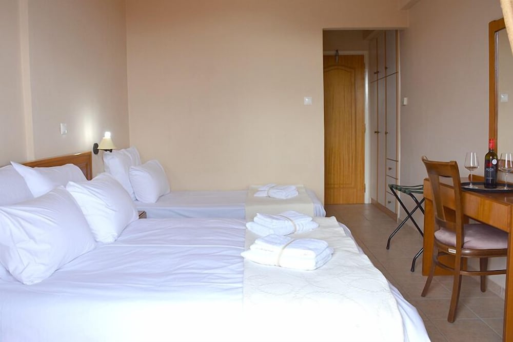 Classic Triple Room photo 1