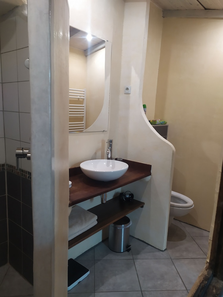 Double Room, Private Bathroom, Garden View (Tilleul - 1er Etage) photo 3