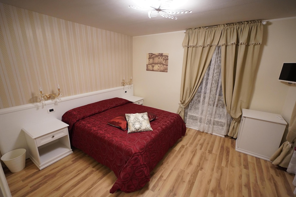 Basic Double Or Twin Room photo 3