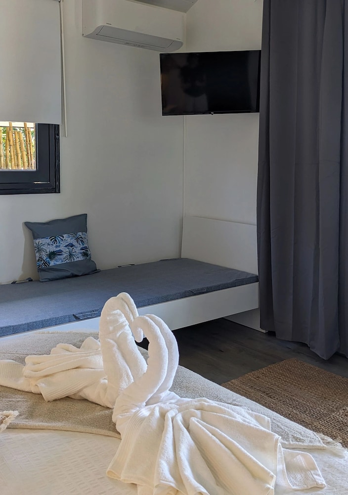 Luxury Villa, Kitchenette, Sea View photo 2