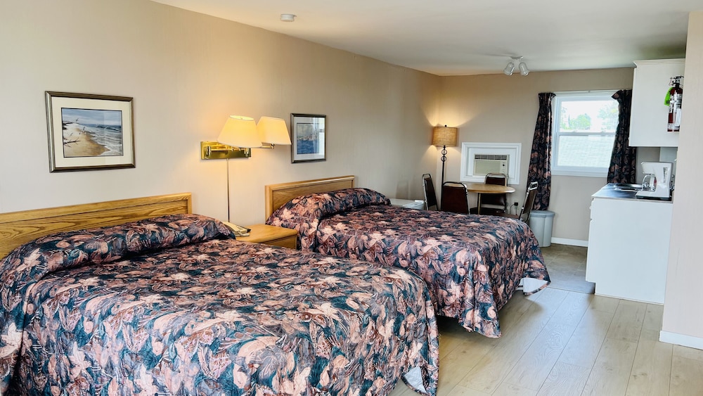 Family Studio Suite, 2 Double Beds, Kitchenette, Courtyard View photo 1