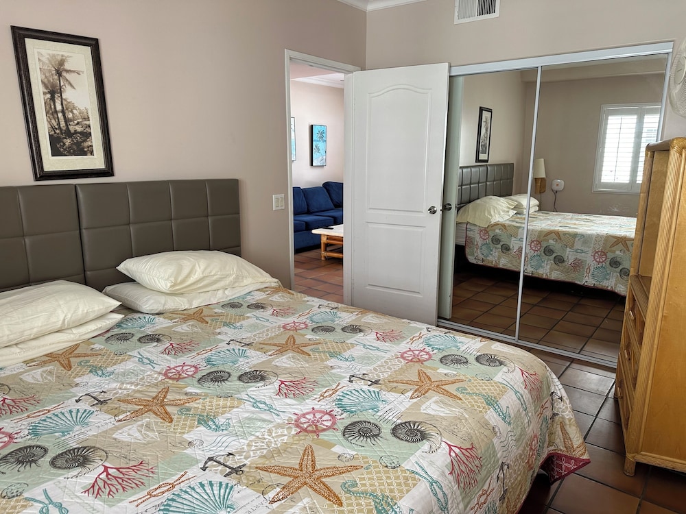 Luxury Quadruple Room, 1 King Bed with Sofa bed, Non Smoking photo 3