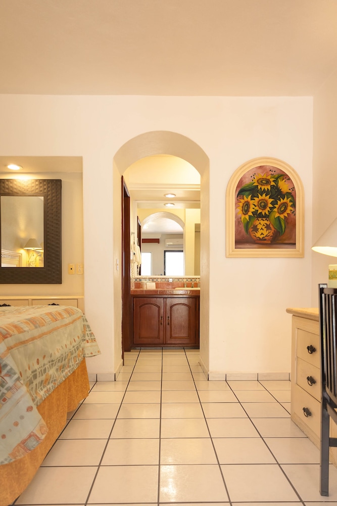 Standard Room, 2 Double Beds photo 3