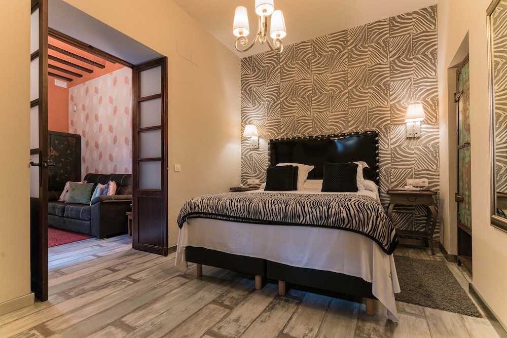 Junior Suite (hydromassage bathtub) - Photo 4