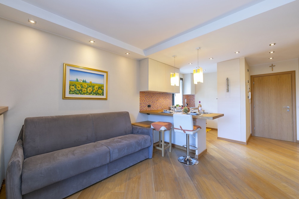 Family Apartment, Multiple Bedrooms (Ermellino Ski in - Ski out 150m)