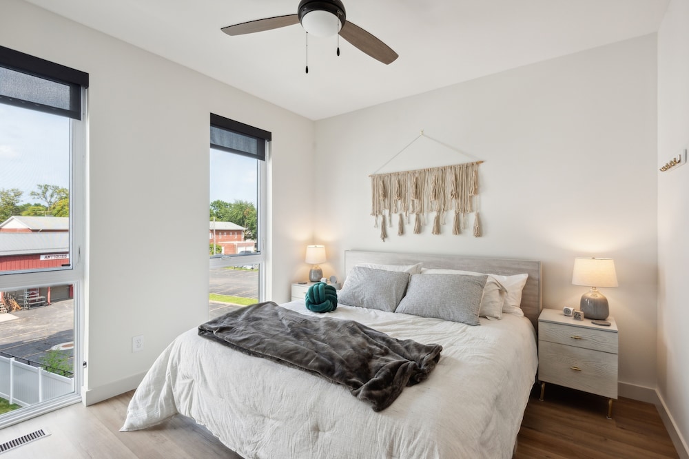 Townhome, 2 Bedrooms photo 1