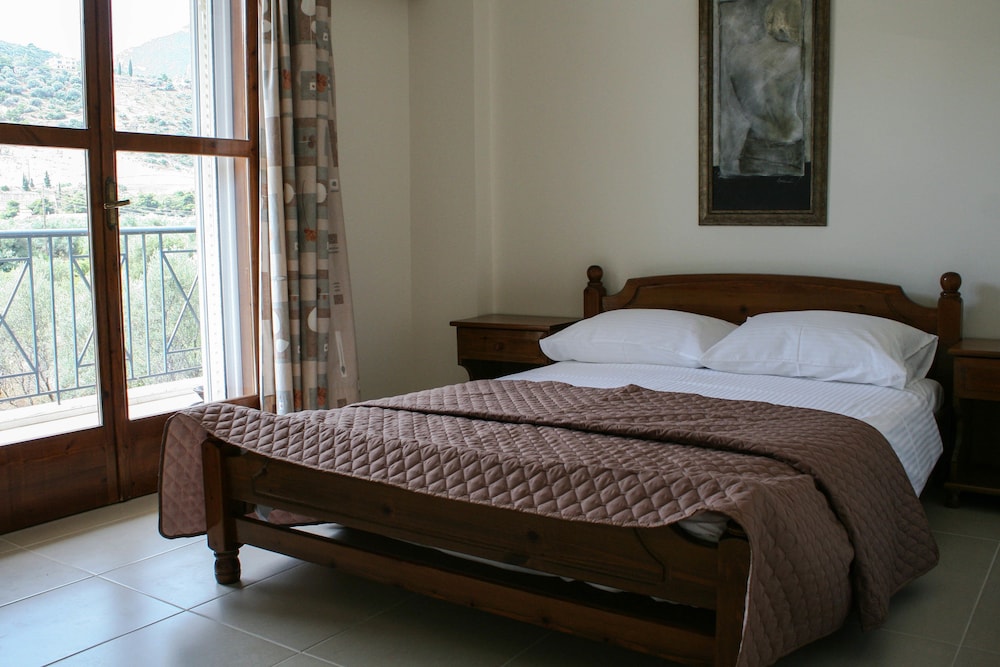 Superior Apartment, 3 Bedrooms, Balcony, Sea View photo 1
