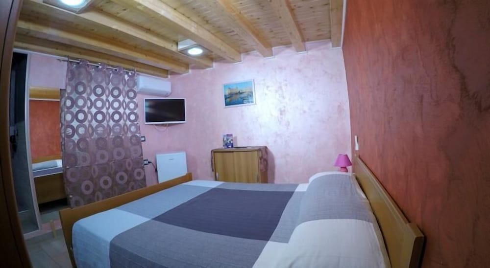 Triple Room, Balcony photo 1