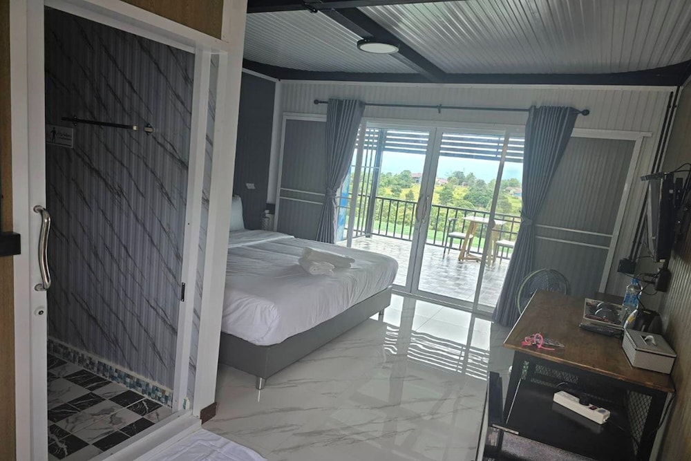 Standard Double Room - Photo 9
