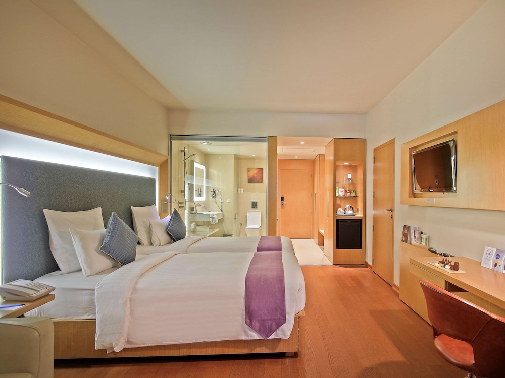 Premier Room, 2 Twin Beds - Photo 4