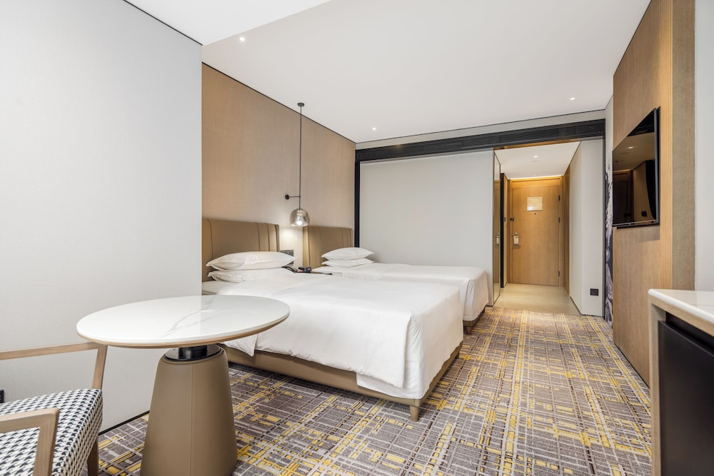 Superior Room, 2 Twin Beds, City View - Photo 2