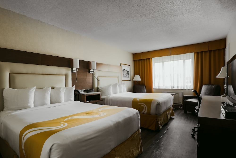 Business Room, 2 Queen Beds, Non Smoking - Photo 2