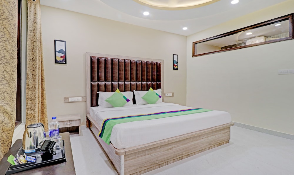 Economy Double Room, Non Smoking - Photo 4