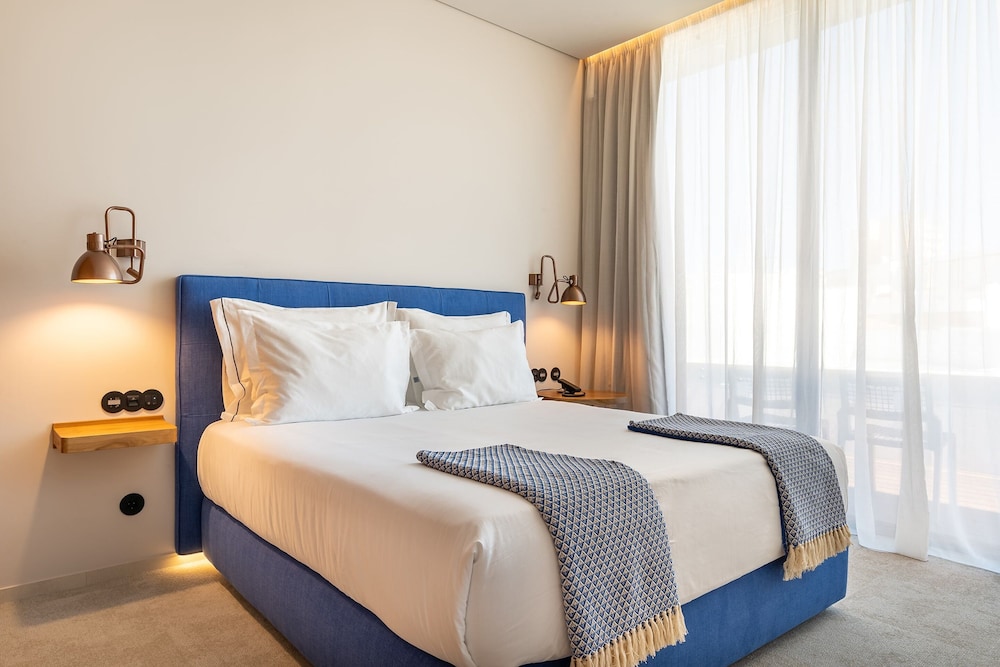 Suite (3 Adults + 1 Child)