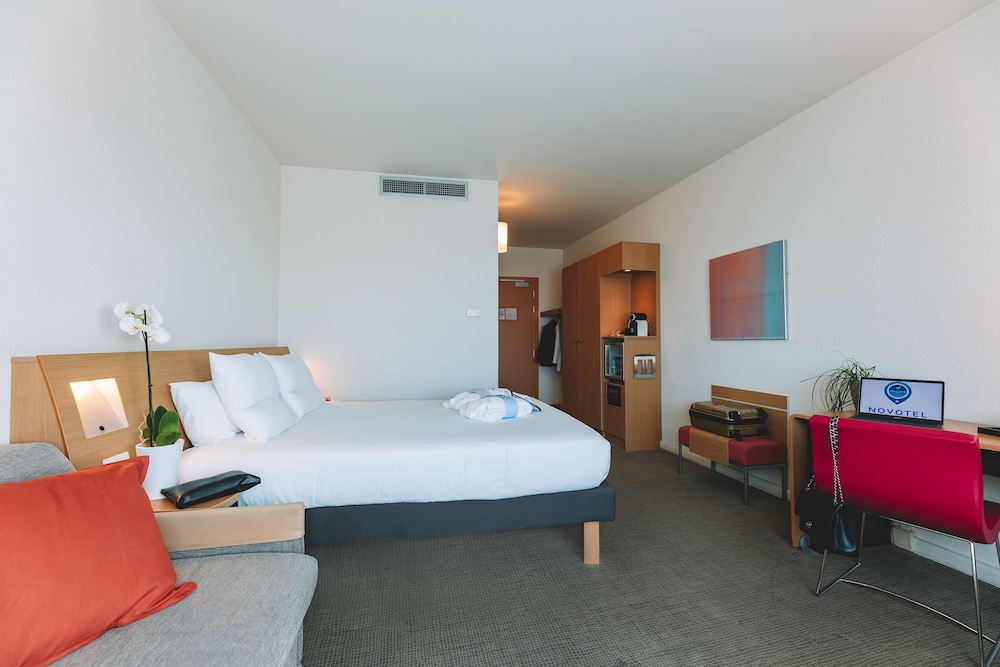 Executive Room, 1 King Bed with Sofa bed photo 3