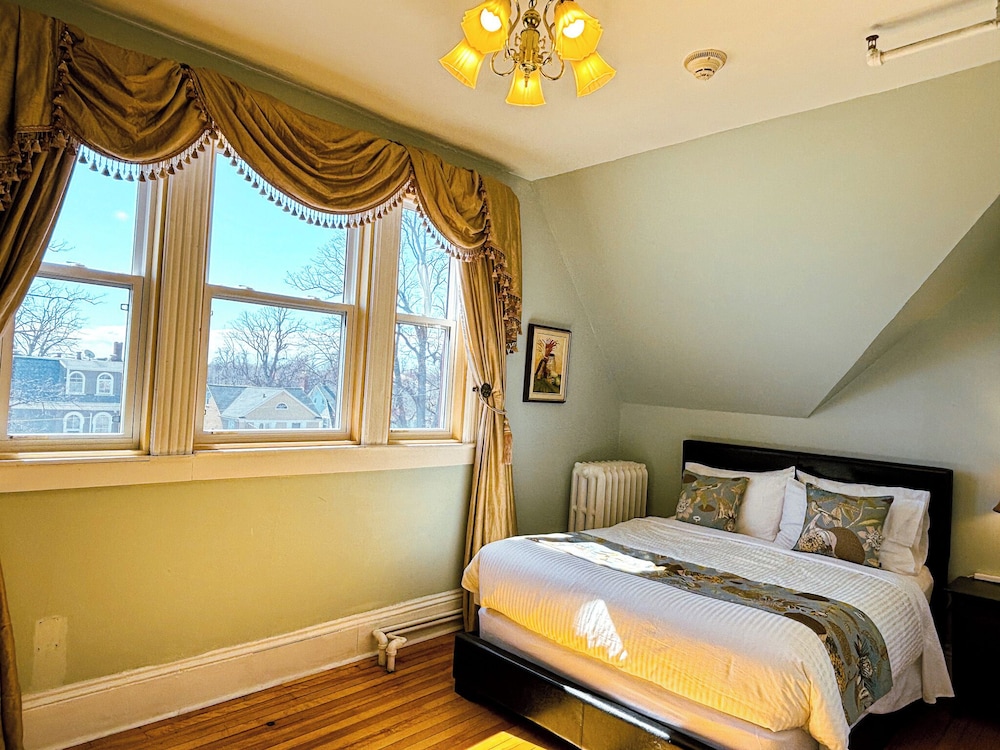 The Captains Quarters-On 3rd floor photo 1
