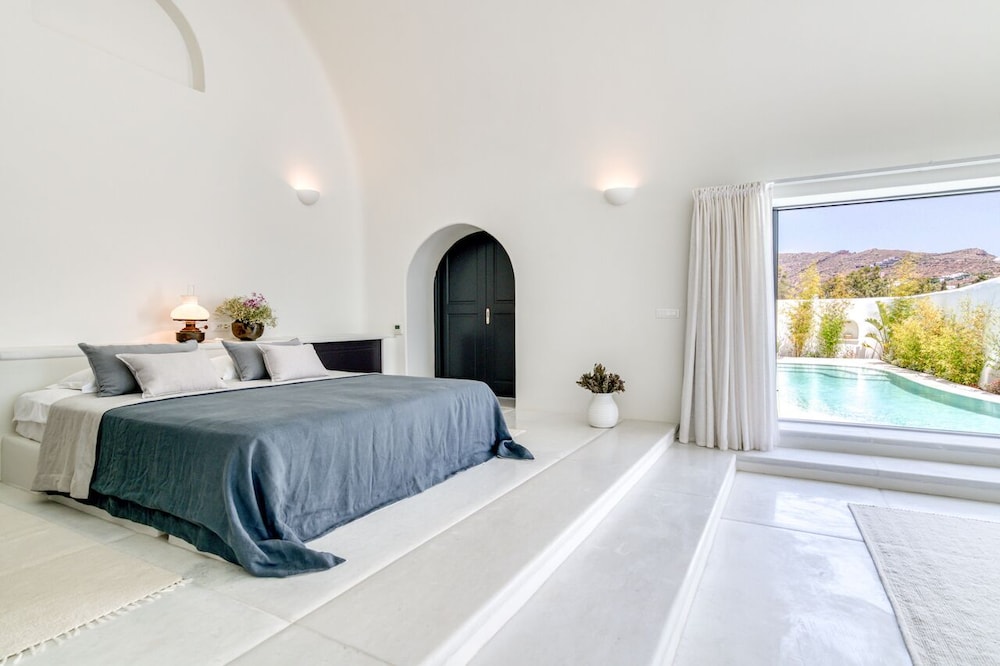Perivolas Floating Villa