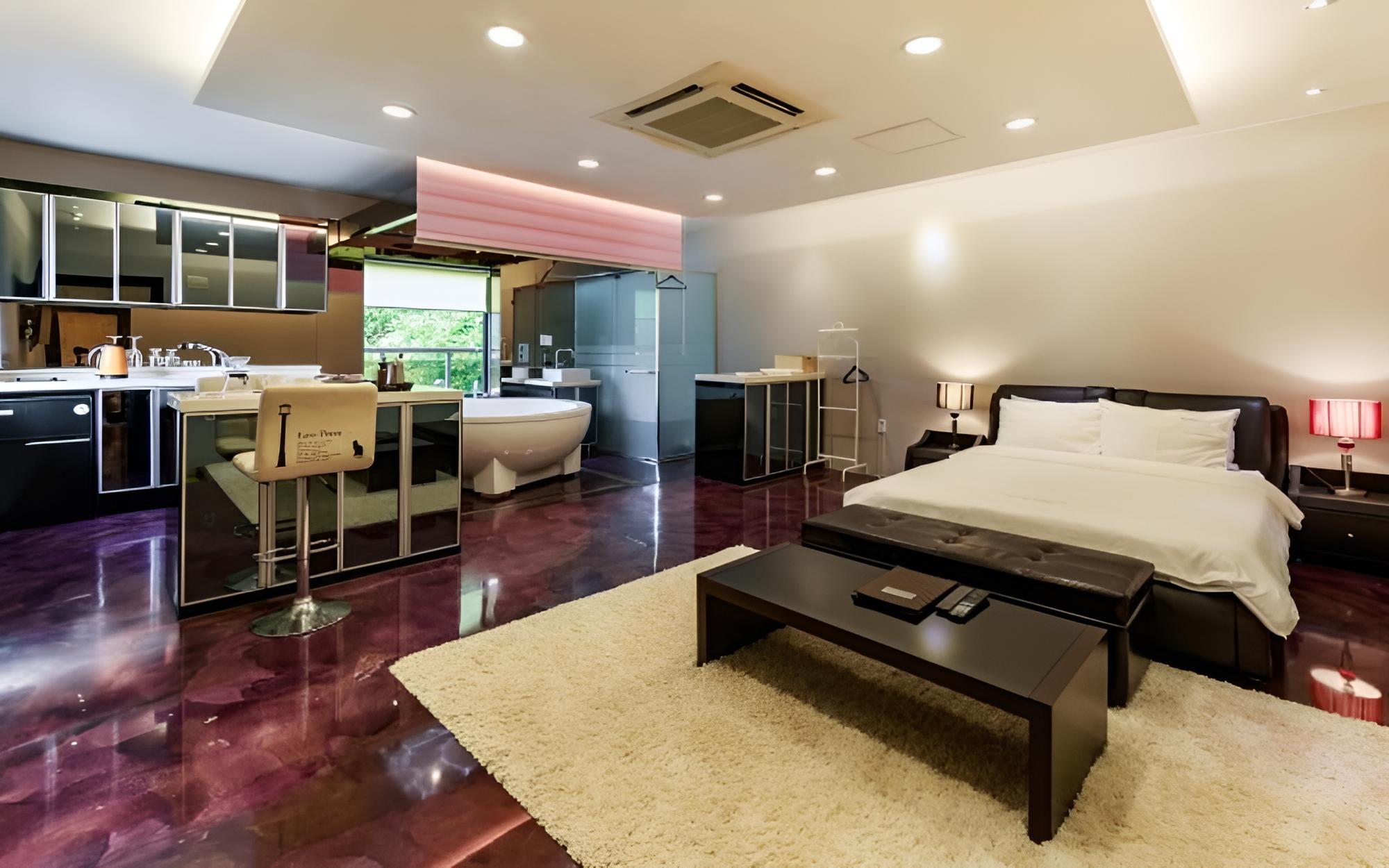 Room (2948-003 (2F Whirlpool Spa)) photo 1