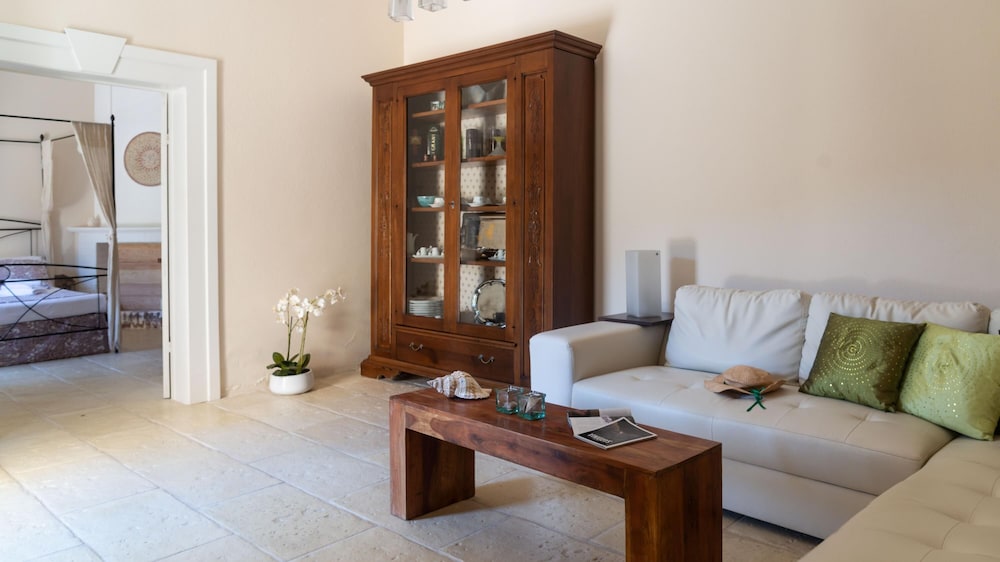 Villa photo 1