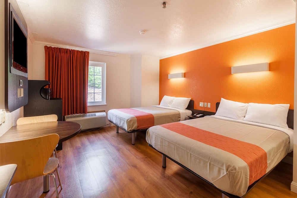Standard Room, 2 Double Beds, Non Smoking, Refrigerator & Microwave - Photo 3