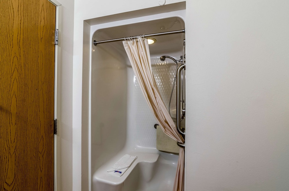 Standard Room, 2 Double Beds, Non Smoking - Photo 13