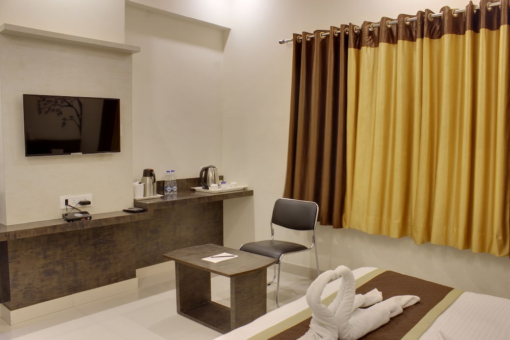 Deluxe Double Room, City View