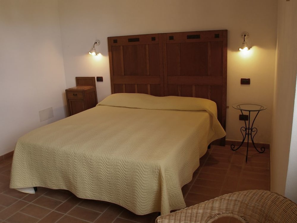 Apartment, 2 Bedrooms, Ground Floor photo 1
