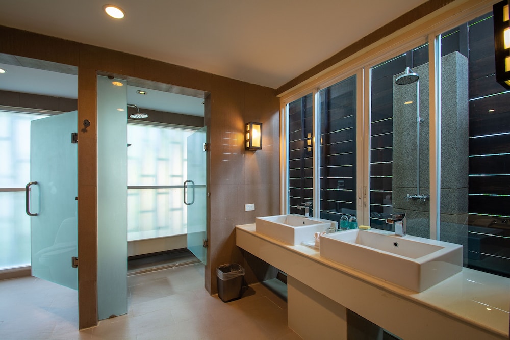 Luxury Villa, 2 Bedrooms, Private Pool - Photo 2