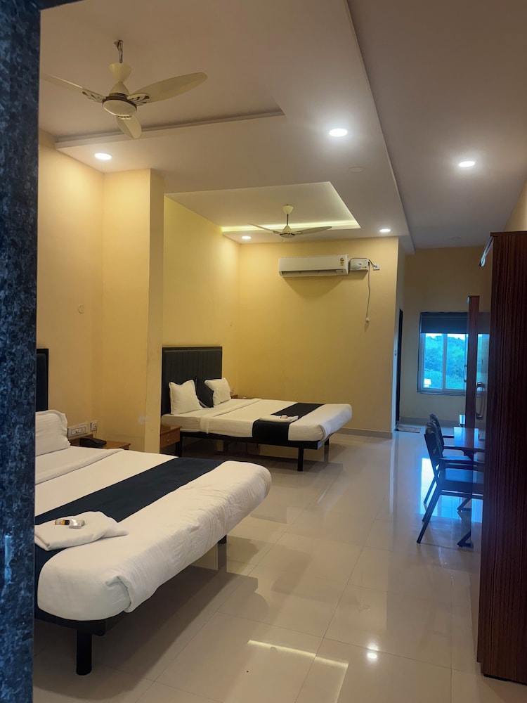 Standard Double or Twin Room photo 2