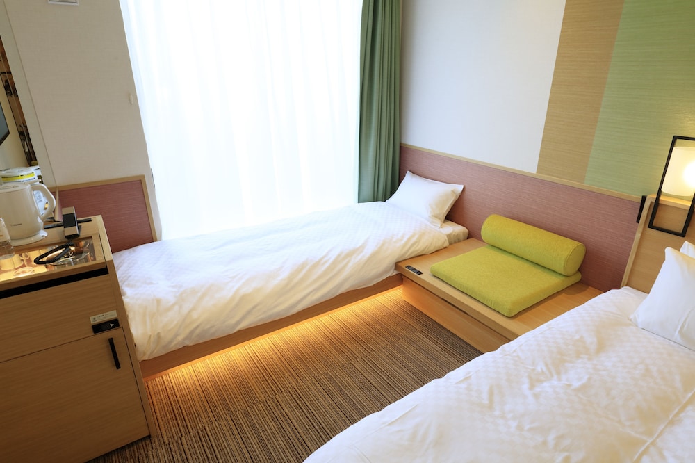 Twin Room, Non Smoking (For 3 Adults) (18 ㎡)