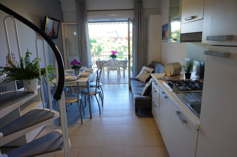 Modern penthouse op 2 verdiepingen met terras en zwembad van Beahost Rentals, Foto 22