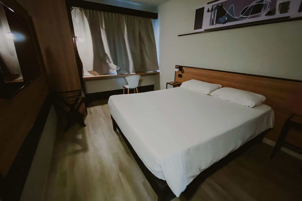 Standard Room, 1 Double Bed photo 2