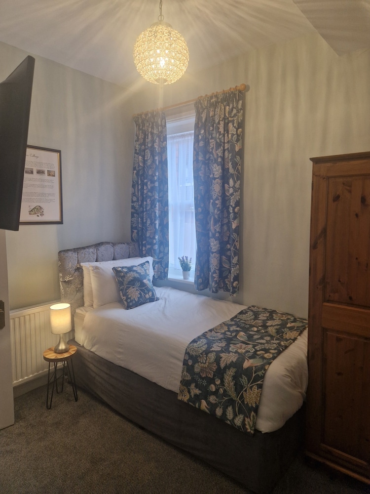 Single Room photo 3