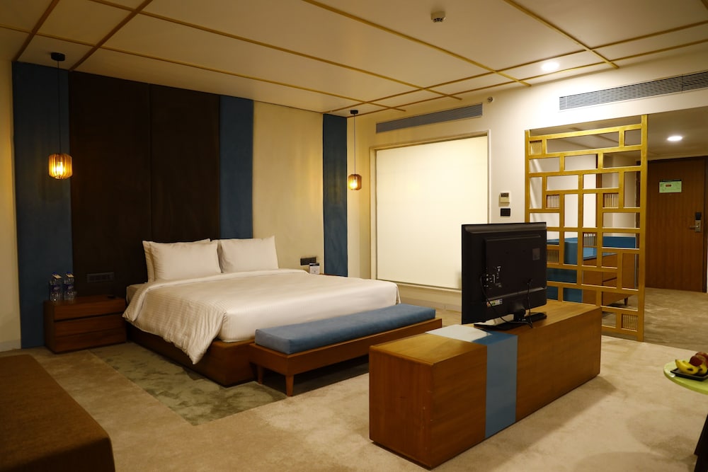 Suite - Photo 7