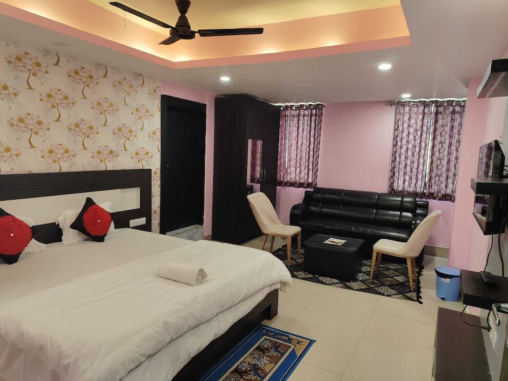 Family Room, Air conditioning - Photo 1