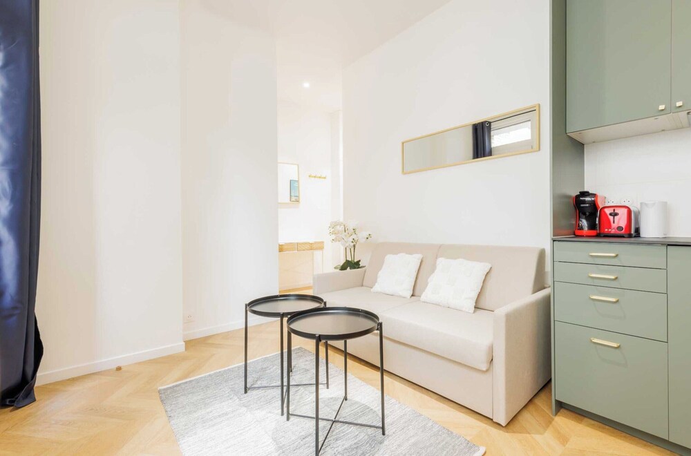 Apartment photo 2