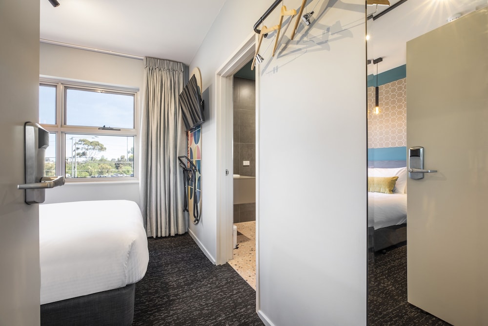 Studio Queen with Ensuite