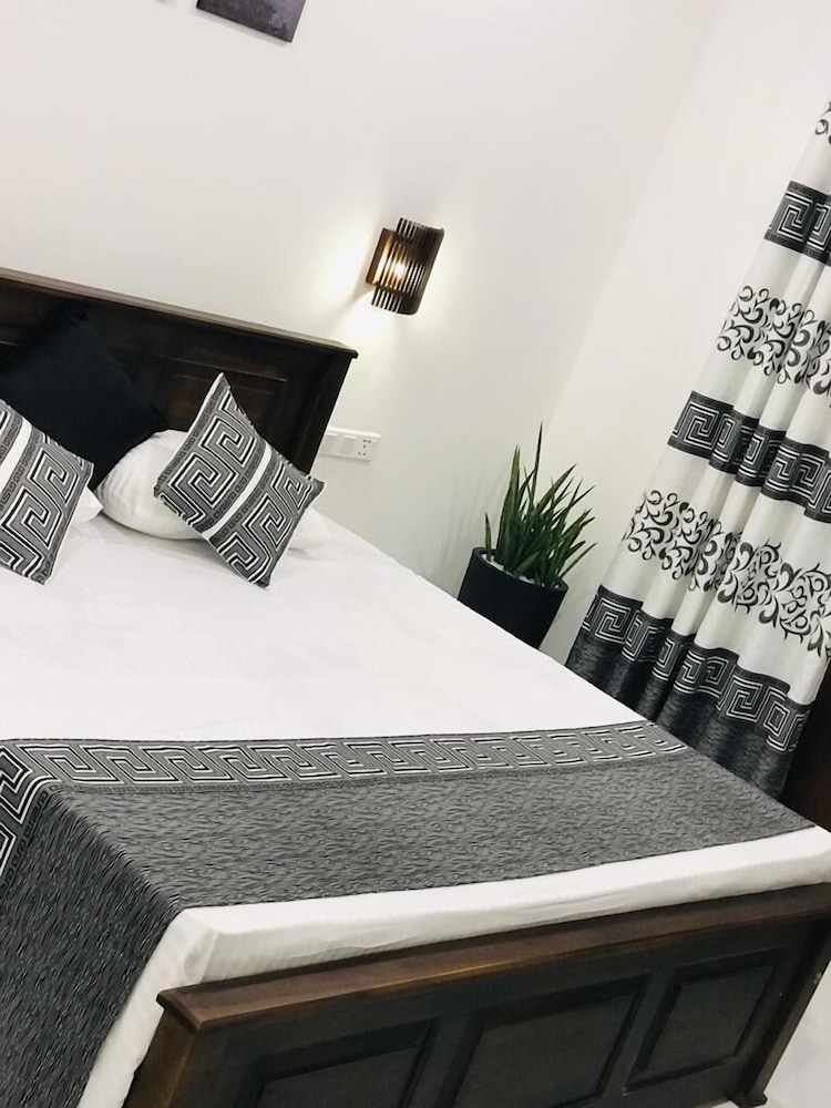 Deluxe Double or Twin Room photo 2