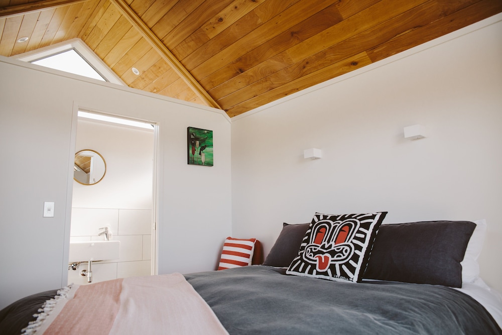 Rabbit Island Huts (With Ensuite and Private Outdoor Bath) photo 1